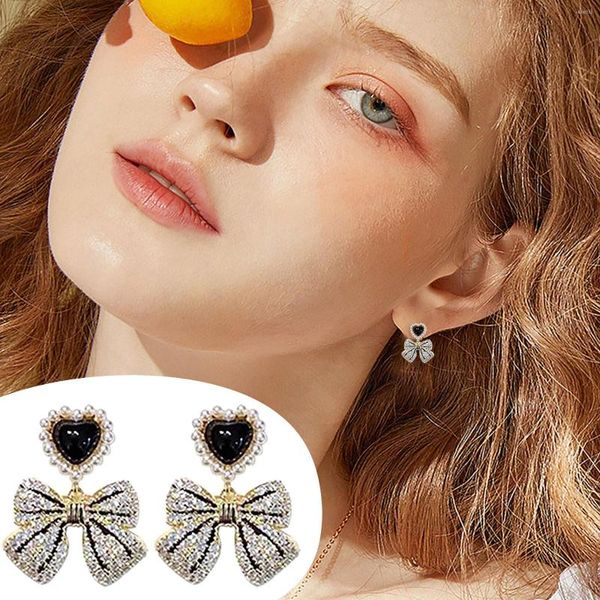 Pendientes de aro Micro tachonado con circón Retro francés amor perla arco mujer ligero lujo titanio para mujer pendiente Stud