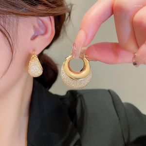 Boucles d'oreilles créoles Minar personnalité Spark CZ cubique zircone grille C en forme de boucle d'oreille pour les femmes couleur or cuivre creux géométrique cadeau