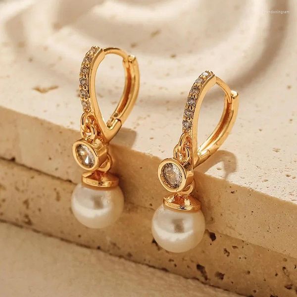 Boucles d'oreilles créoles Minar élégantes et brillantes en zircone cubique, cœur d'amour pour femmes, plaqué or véritable 18 carats, en laiton, Imitation de perles, longues boucles d'oreilles