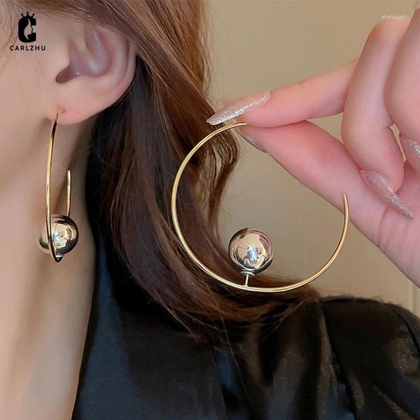 Boucles d'oreilles cerceaux minimalistes metal rond balle grande en forme de C pour femmes bijoux simples polyvalents personnalisés à la mode