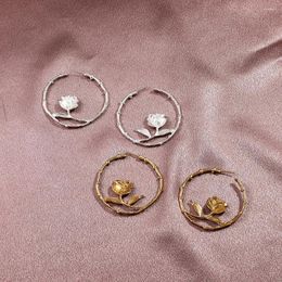 Hoop oorbellen retro vintage rozenbloem voor vrouwen romantische creatieve C-vormige holle ronde cirkel feest sieraden geschenken