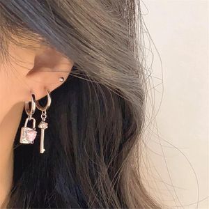 Boucles d'oreilles créoles en forme d'étoile, Design asymétrique, Cool, haute qualité, personnalité douce, vente en gros