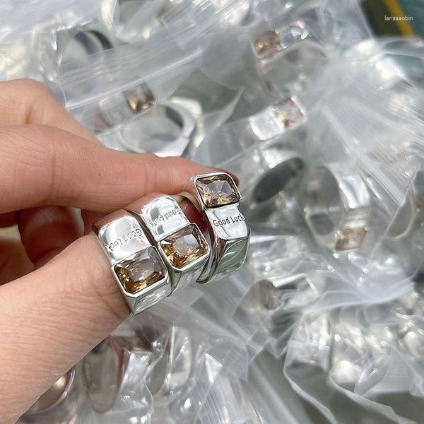 Pendientes de aro Anillo de cristal de té S925 Cuerpo Plata pura Ins Shake Live Letter Apertura Dedo 5958X