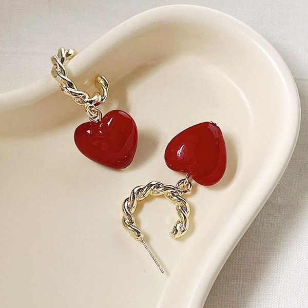 Pendientes de aro Vintage Metal Twist corazón rojo amor colgante corona perla en forma de C joyería de moda para mujer accesorios para las orejas E161
