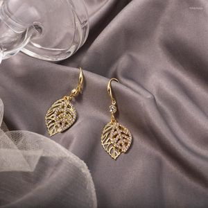 Boucles d'oreilles cerceau femmes feuilles creuses crochet d'oreille pendentif couleur or Vintage métal rétro 2023 à la mode mode femme bijoux