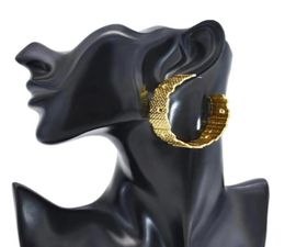 Hoop Huggie 2 stijlen van Europeanamp American Style overdreven gezicht dun goud en zilver open geometrische oorbellen mode eenvoudig18037999323