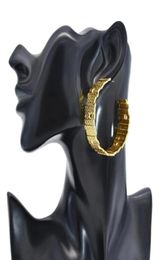 Hoop Huggie 2 stijlen van Europeanamp Amerikaanse stijl overdreven gezicht Dun goud en zilver Open geometrische oorbellen Mode Simpl18033190409