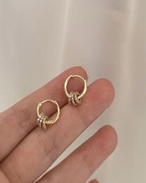 Hoop Huggie 2022 Koreanische Geometrische Kleine Ohrring Für Frauen Glänzende Kubische Zirkon Metall Ring Verschluss Einfache Ohrringe Mode Schmuck4130420