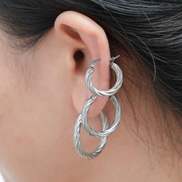 Hoop Huggie 3 paires de boucles d'oreilles à anneau torsadé vintage adaptées aux femmes anneaux circulaires empilables en acier inoxydable plaqué or bijoux de fête 240326