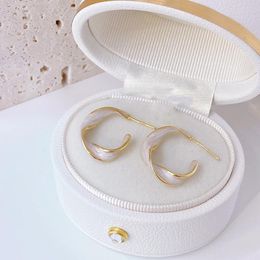 HOOP Huggie Daily Simple Design Sense Shell Spirale Blanc Petit cercle Cercle Boucles d'oreilles Anniversaire Français Vintage Anniversaire pour femmes