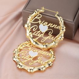 Hoop Huggie Dascusto Bamboe Hoop Earring Met Hart Aangepaste Cursieve Roestvrij Stalen Oorbellen Persoonlijkheid Bamboe Naam Drop Earring Voor Vrouwen 231005