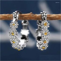 Hoop Huggie Boucles d'oreilles rétro marguerite fraîche pour les femmes simples élégant polyvalent fille accessoires petit rond Rendy bijoux Drop Ship Deli Dhe4P