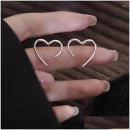 Aretes de hoop huggie tisun s925 esterling sier aguja amor mujer estilo fría delicada personalidad diseño de nicho de lujo gota de lujo entrega dhfo1