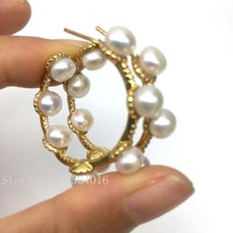 Hoop Huggie Fashion Natural Pearl Beads Round Circle oorbellen Goud kleur sieraden ontwerp natuur kubieke zirconia stud