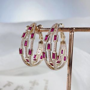 Hoop Huggie Fashion Twine Design Circle Big Hoop Boucles d'oreilles Pavé Couleur Cubic Zirconia Luxury Women Party Haute Qualité CZ Bijoux pour Mariage 230614