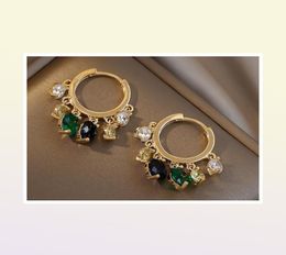 Hoop Huggie Fashion Femmes Emerald Green Oreads Femelle Designer de luxe Top Quality Elegant3959522