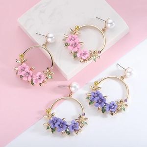 Pendientes de aro Huggie con forma de flor, anillo de flor de cerezo de arcilla suave de colores, perla de encaje, regalo de cumpleaños, joyería de cena salvaje