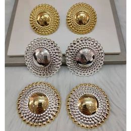 Hoop Huggie Gold Ploated Earrings sieraden voor dames bruiloften Design Circle Clip Dubai Betrokkenheid Bride Luxe 230517