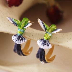 Boucles d'oreilles Huggie colibri pour femmes, accessoires animaux pour femmes, bijoux uniques à la mode coréenne, cadeau tendance, vente en gros