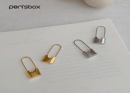 Hoop Huggie Peri039Sbox Unique Design Gold Lock oorbellen voor vrouwen Kleine veiligheidsspeld Hoop Minimale sieraden12947532