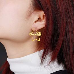 Hoop Huggie Nom personnalisé Boucles d'oreilles en acier inoxydable Lettres personnalisées Forme géométrique unique en forme d'étoile ronde pour femmes Bijoux Cadeaux