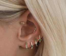 Hoop Hugggie Set de 4 pièces Bleu rouge vert cubique zircone pavée or couleur mini petit Piercing CZ Earring 2880356