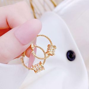 Pendientes de moda redondos de cintura pequeña con temperamento Huggie, brillo exquisito, oro Real de 14k para mujer, accesorios de boda de lujo, regalo