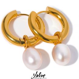 Hoop Huggie Yhpup Luxury Hight Quality Natural Pearl Drop Pendientes de aro de acero inoxidable Moda 18K Gold Color Charm Jewelry Chic Women Gift 230531