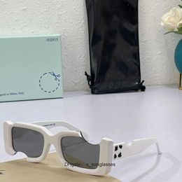 hete 008 gepolariseerde designer zonnebril voor mannen dames coole mode klassieke dikke plaat zwart wit frame luxe brillen