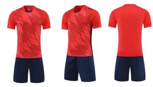 Hot 2022 HOMMES maillots de football personnalisés définit la formation de maille pour hommes costume de football adulte logo personnalisé plus le numéro avec des shorts kingcaps confortables pour la salle de sport en gros