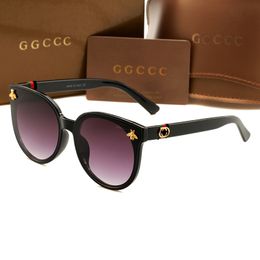 Hot 2023 Gafas de sol de diseñador Men Geatless Sombras al aire libre Marco de PC Fashion Classic Lady Ggities Glases Sun Mirrors for Women With Box 5152