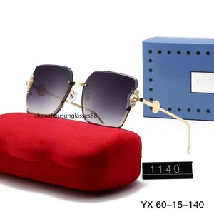 Hot 2024 Top Luxury Designer Sunglasses pour hommes et femmes Style classique d'été Anti-ultraviolet Retro Plate carrée Fond Fashion Fashion Embouts aléatoires 1140