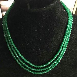 Hot 4 mm à facettes 3 rangées Collier de perles d'émeraude verte naturelle authentique