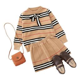 Conjunto de ropa de bebé, novedad de otoño, ropa para niños, traje tejido de 2 piezas, Top + falda