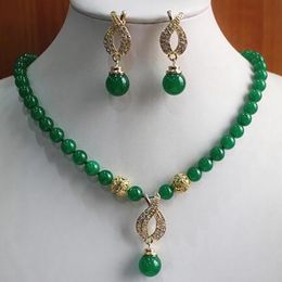 Beau collier de jades verts de 8 mm chaud en jeu de bijoux pendentif en jade natural