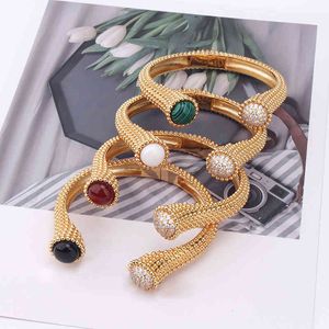 Hot Brand Or Couleur Top Zircon Pharaon Égyptien Conception Bijoux Coloré Bracelet Ouvert Bracelet Manchette