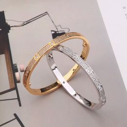 Produits de marque chaude vis mode luxe pour femmes hommes Bracelet zircon cubique incrusté fête Style élégant Couple Bracelet