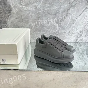 Hot Casual Shoes Triple Sole Trainers Old Dad Shoe Sneaker Black Crystal Bottom Men Womens Zapato superior de moda y de moda xsd221102