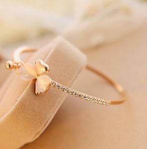 Bracelets à breloques trèfle tendance, bracelet doré de haute qualité, bijoux de mariage, cadeau de fête pour femmes, cadeau de saint-valentin, livraison gratuite