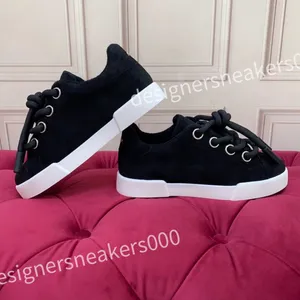 Zapatillas de deporte de color caliente Zapatos de baloncesto Zapatos de moda ocasionales planos Mujeres al aire libre negro blanco Deportes de cuero Zapatillas deportivas para correr dama 35-45 fd240103