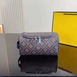 Diseñadores calientes Bolsos cruzados para mujer Bolso de hombro con estampado F Bolso de viaje de gran capacidad vintage Diseñadores de embrague cuadrados simples Bolso Bolso de mano de cuero Cartera 230307