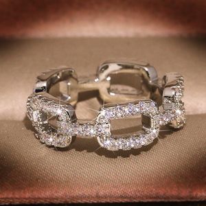 Bague de mode pour femmes cristal brillant avec pierres latérales bijoux avec bagues de fiançailles en diamant CZ
