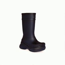 bottes en caoutchouc vert chaud / noir Tête ronde 20mm bout arqué logo en creux Identité de la marque Impression flottante à l'arrière taille 35-42 00