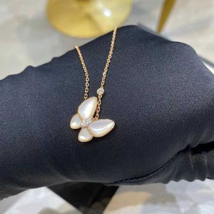 Hete hoge versie van Clover Butterfly White Fritillaria ketting voor vrouwen 18K Rose Gold volledige diamant hanger met kraagketen met logo