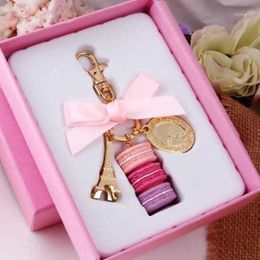 Diseñador Hains Effiel Torre Macarons Cinta Mujer Macarons de lujo Pastel Llavero en bolso Encanto Bolso Encantos Llavero de coche Caja de regalo1 041E