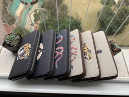 Diseñador de lujo caliente paquete de tarjetas de buena calidad bolsos de bolsillo de moda mujeres embrague de cuero carteras de tarjetas de crédito señora tigre monedero largo