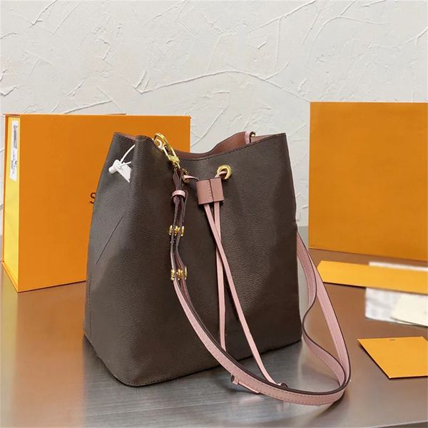 Bolsos de lujo calientes Bolsos de diseñador Bolso de mano de moda Bolsos de hombro de cubo vintage Bolso cruzado de flor vieja clásica Bolso de cuero para mujer Bolsos de compras con cordón