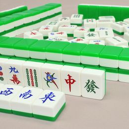 Ensemble de Mahjong chaud 39 40 42 mm vert blanc acrylique ménage-brouillé carreaux Mahjong Boîte en bois exquise 144pcs Mahjong Game MJ11