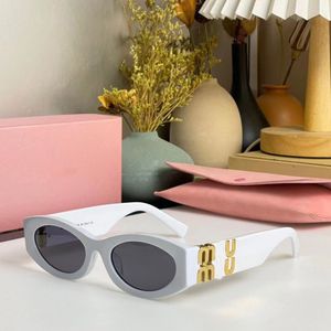 Hot Men Designer Femmes à vendre Ovale Mode Miu Femmes Lunettes de soleil Cadre Anti-radiation UV400 Personnalité Hommes Rétro Lunettes Plaque Grade Haute Valeur