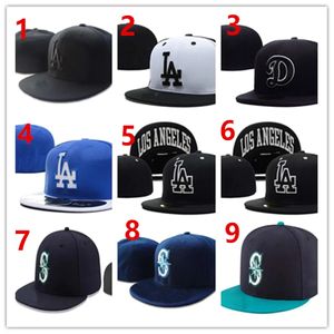 Chapeaux de baseball Hot Mens Caps Basball Caps ajustés Fashion Fedora Letters Stripes Mens Casquette Bleie Hats Taille 7-8 H1